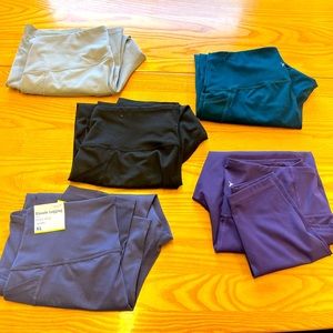 5 pairs of Womens Old Navy high-wasted leggings, size XL, in assorted colors.